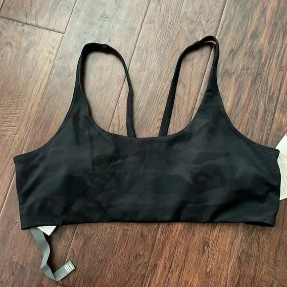 NWT Vuori Yosemite Bra in Black Camo - Picture 2 of 5